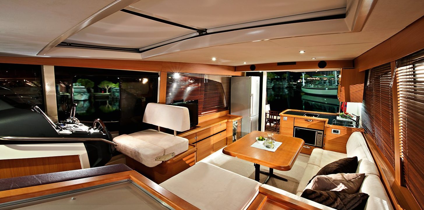 Greenline 40 boat interior