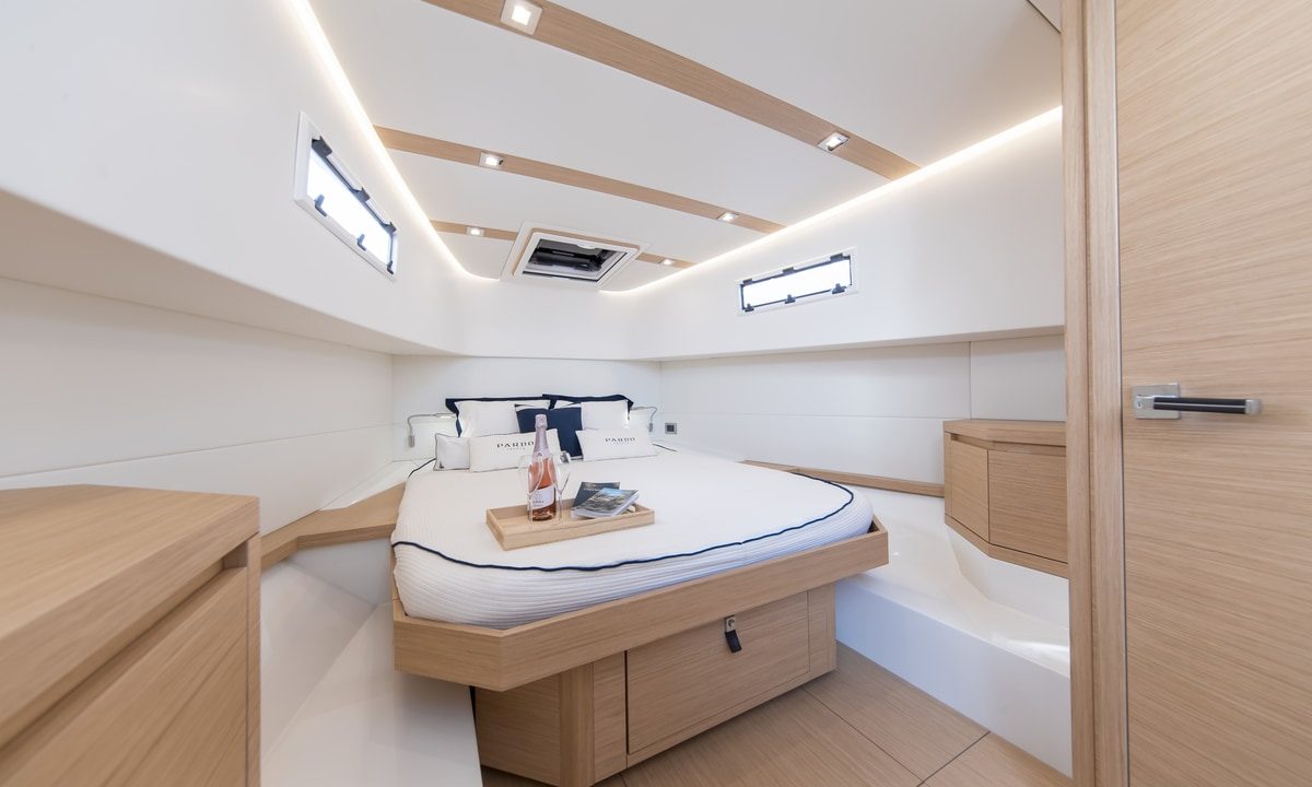 Pardo 38 boat interior