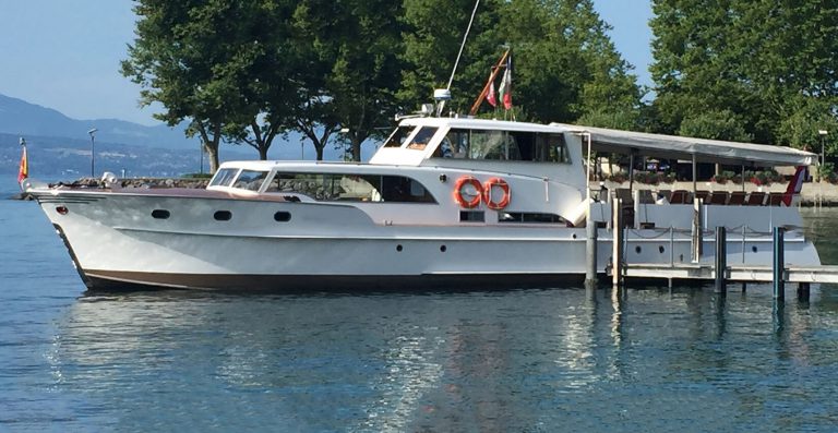 catamaran rental lake geneva