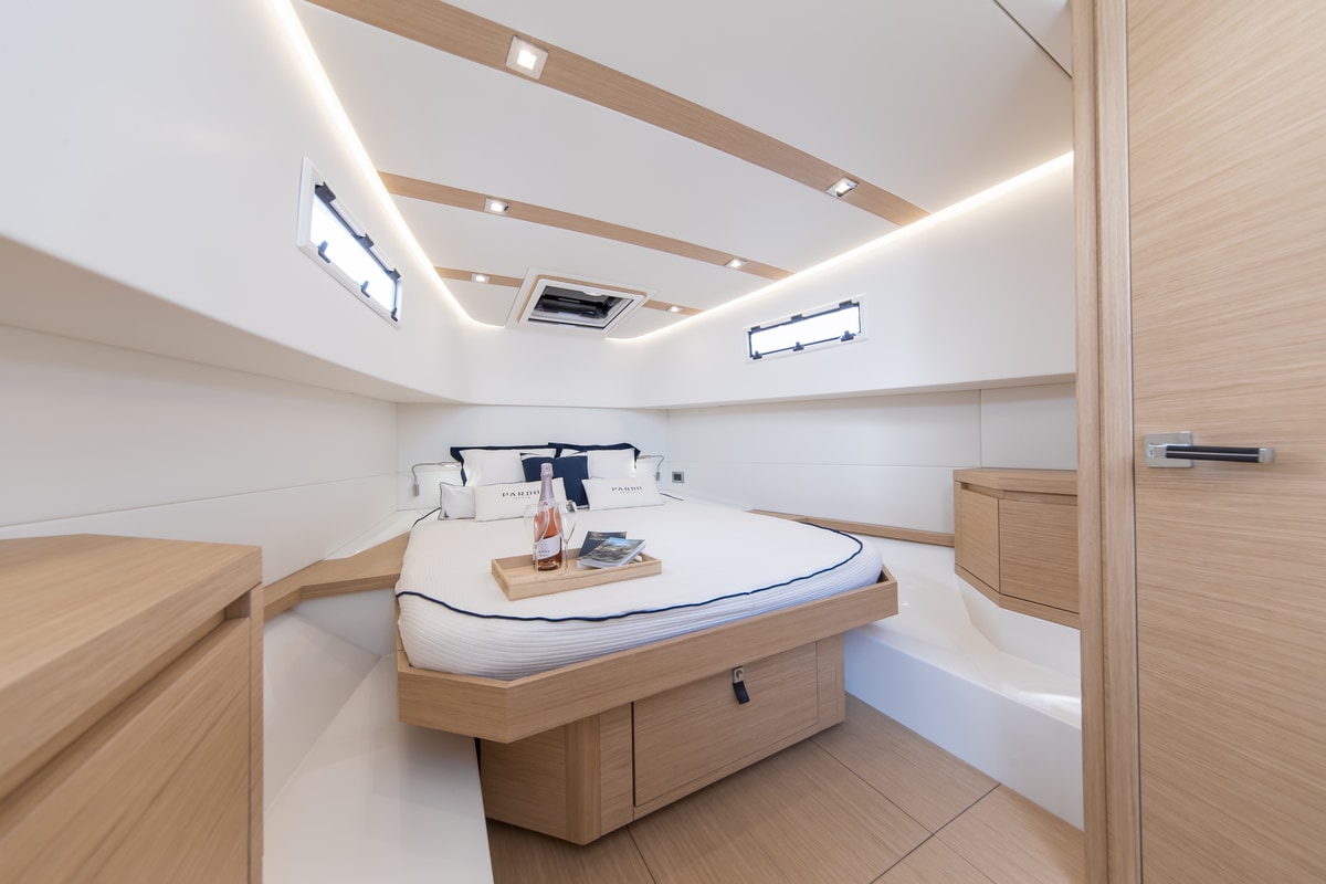 Pardo 38 boat interior